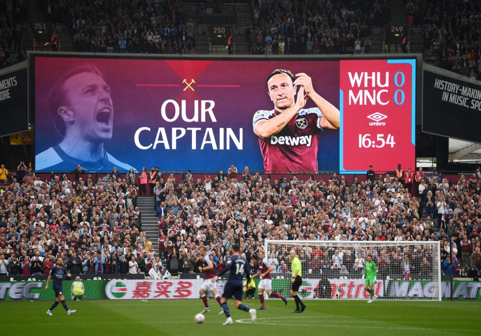 West Ham lideró brillantes tributos a Noble durante el partido