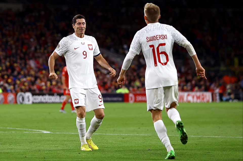 Lewandowski no anotó pero jugó un papel en la victoria de Polonia