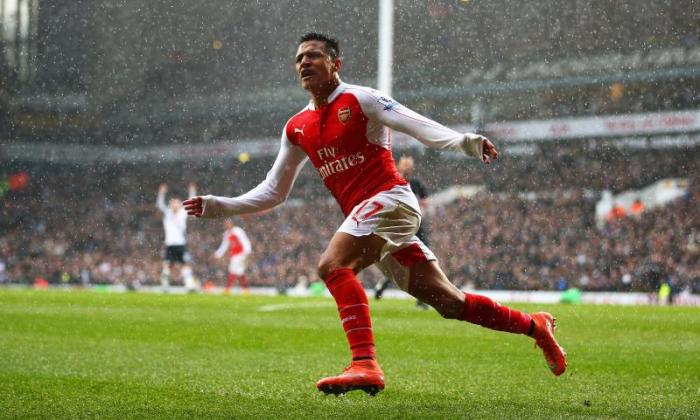 Tottenham 2-2 Arsenal: el gol tardío de Sánchez rescata a los Gunners de diez hombres en un emocionante derbi del norte de Londres