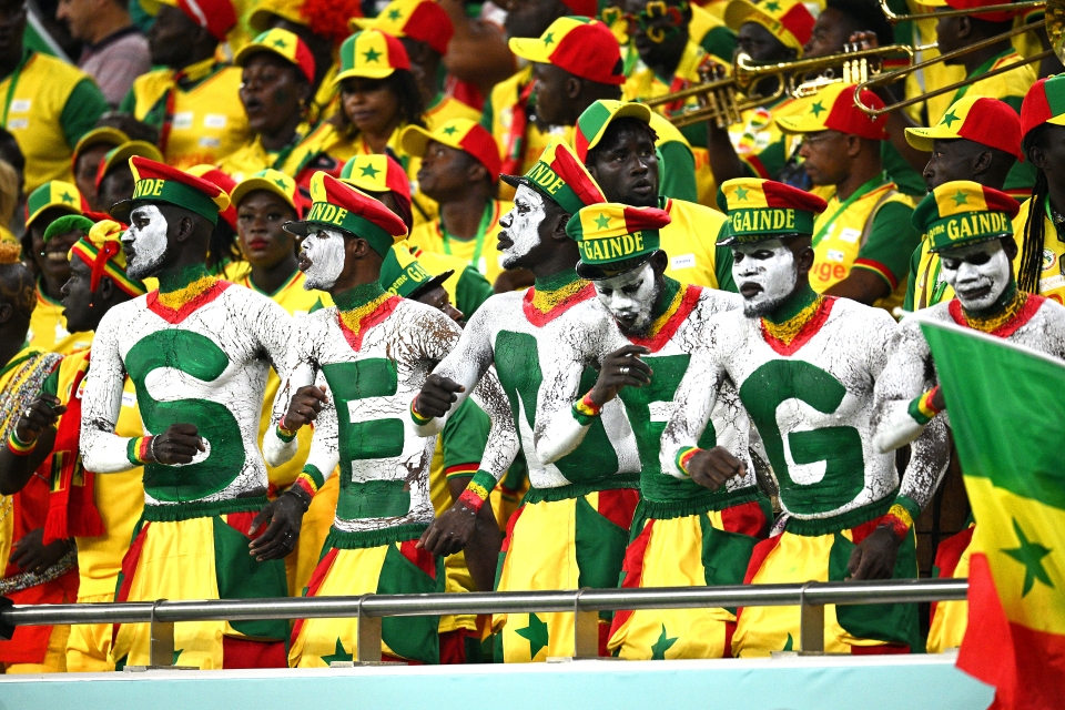 Los aficionados de Senegal fueron los únicos que crearon ambiente en la derrota por 2-0 ante Holanda