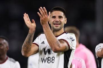 El lado saudí Al Hilal ofrece triplicar el salario de Mitrovic, pero el Fulham rechaza la oferta de 25,5 millones de libras esterlinas